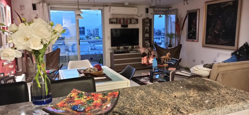 Communal lounge/ TV room, TV and multimedia, Living room, Seating area, Dining area