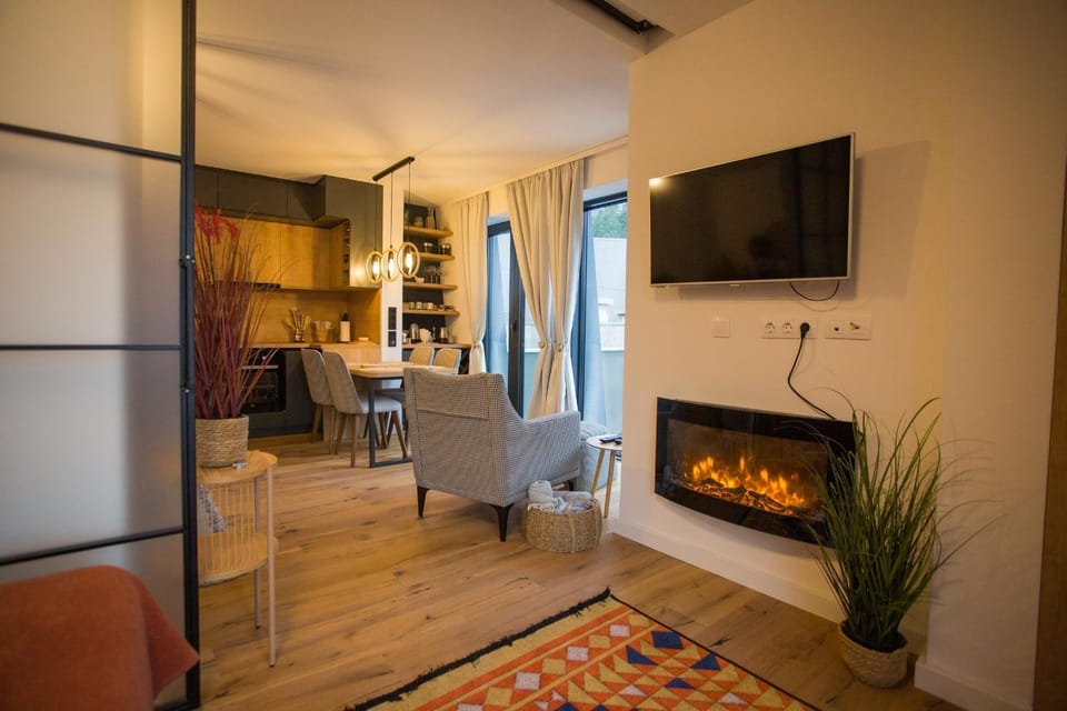 Kitchen or kitchenette, Living room