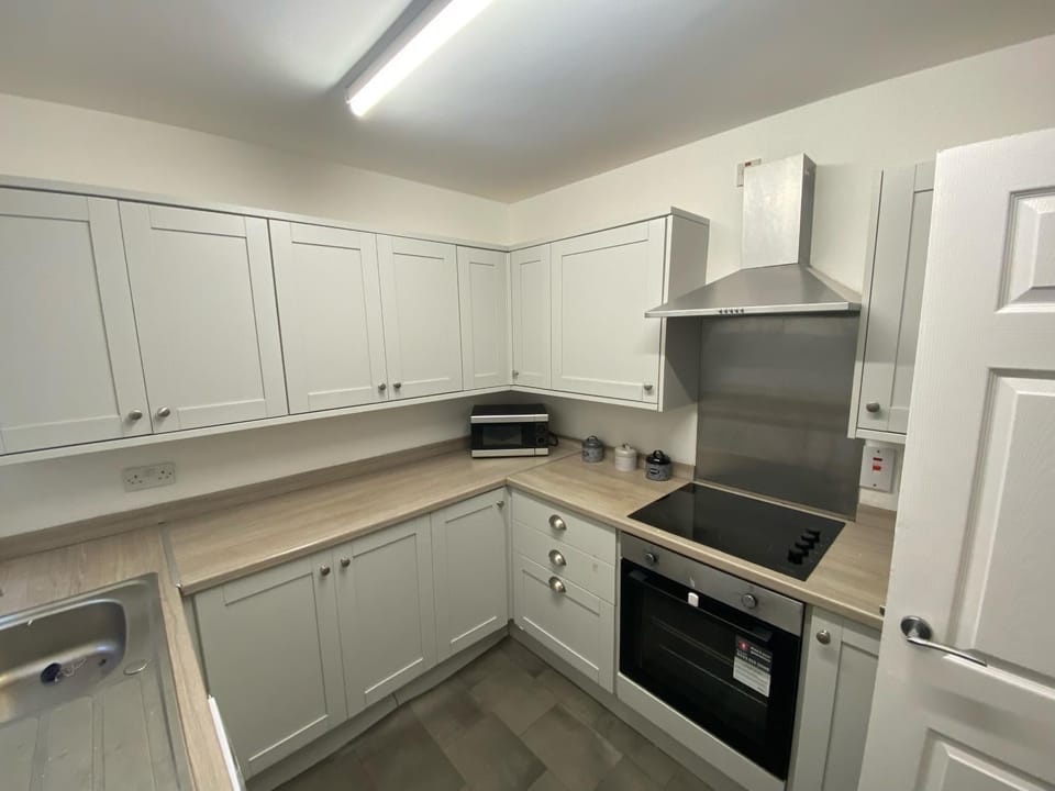 Alliance house OVER 25 ONLY kids with adults allowed House in Belfast