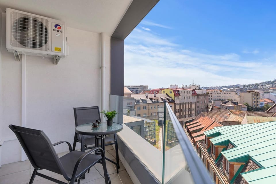 Day, View (from property/room), Balcony/Terrace, Seating area, City view, air conditioner