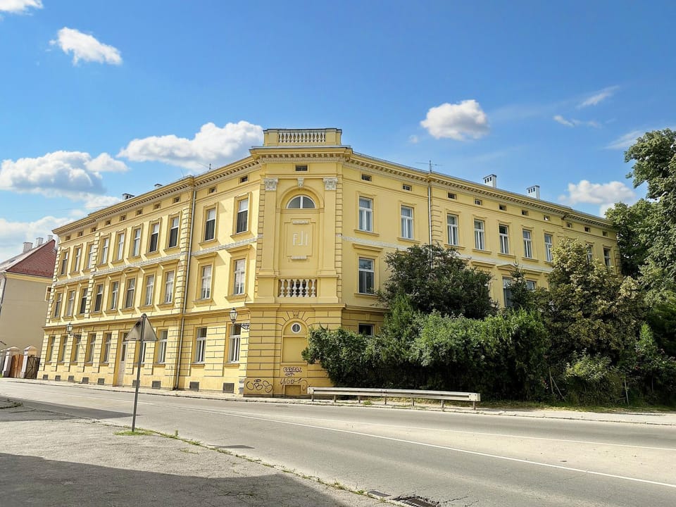 Property building, Day, Landmark view