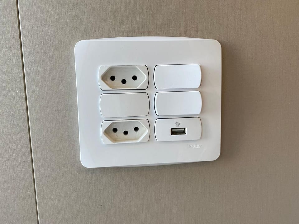 Three suites, two blocks from the beach. Apartment in Rio de Janeiro