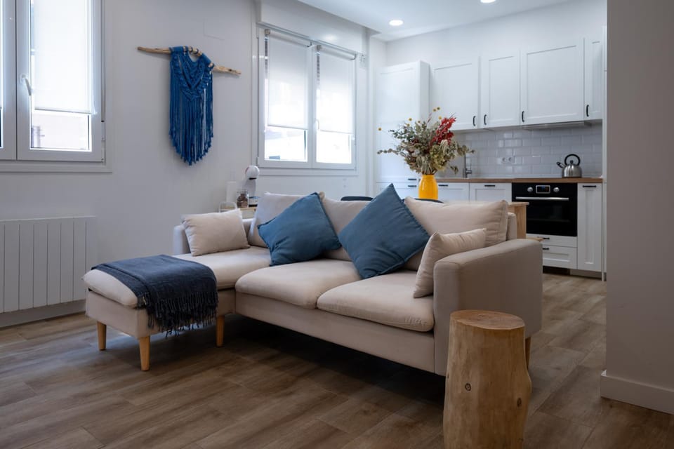 Living room, pet friendly