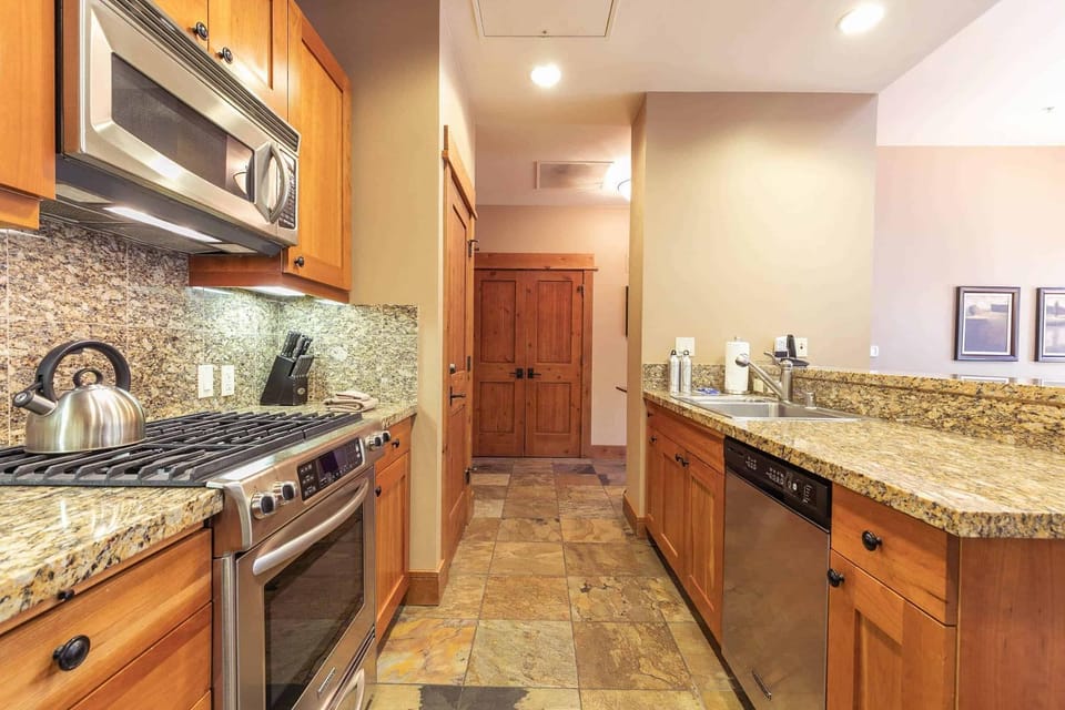 Big Horn Lodge 510 by East West Hospitality Apartment in Northstar Drive