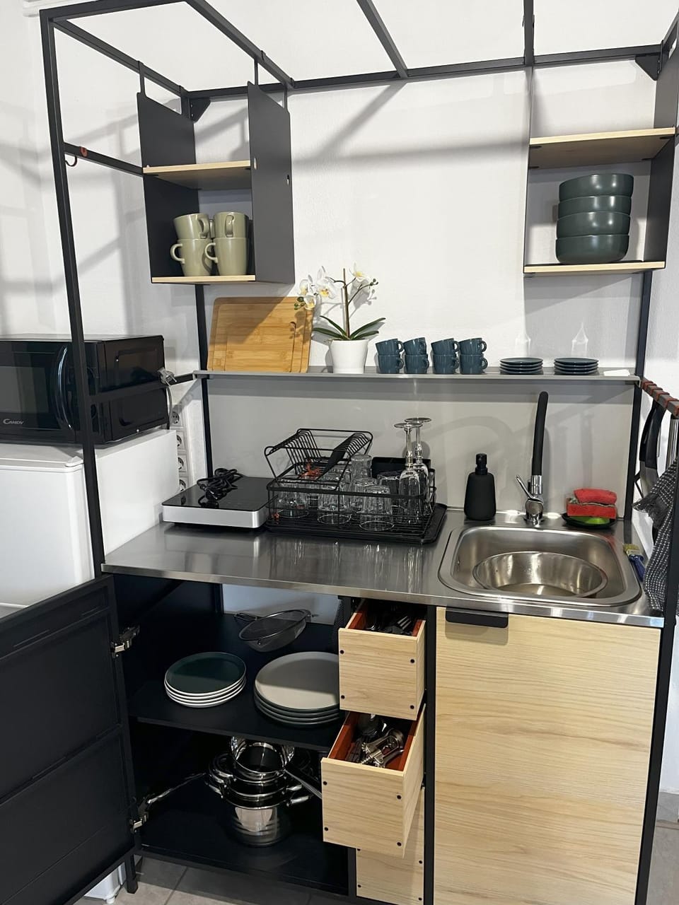 Kitchen or kitchenette, stove