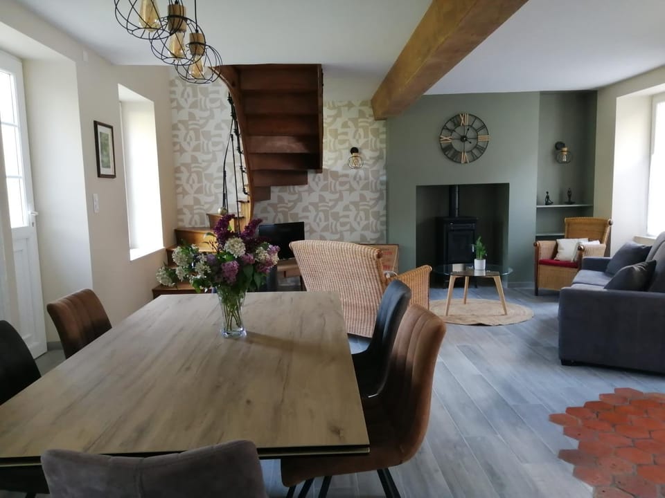 Living room, Dining area