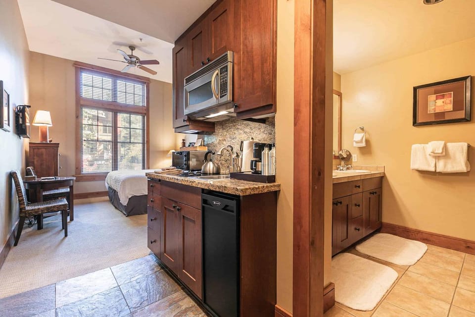 Catamount Lodge 103A by East West Hospitality Apartment in Northstar Drive