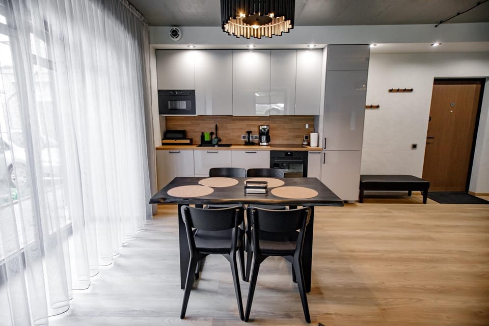 Seating area, kitchen