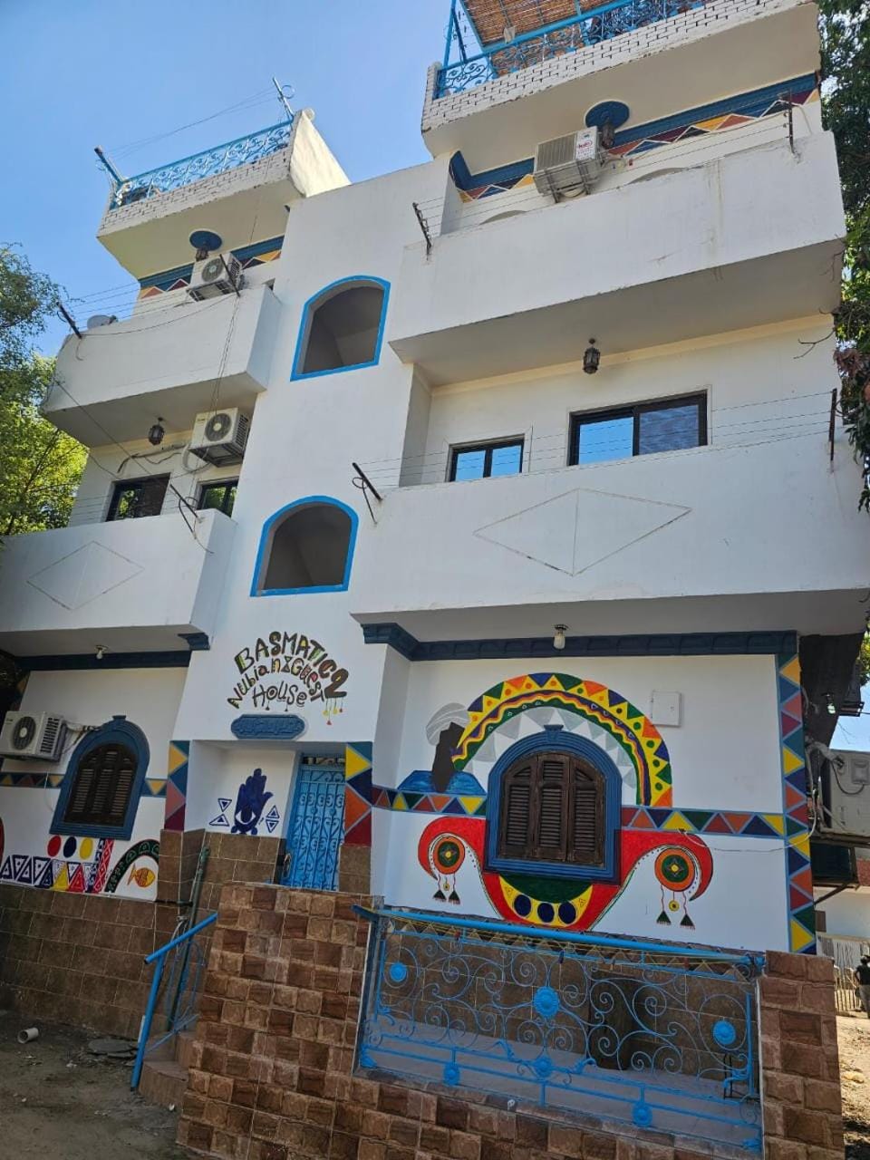 Property building, Day