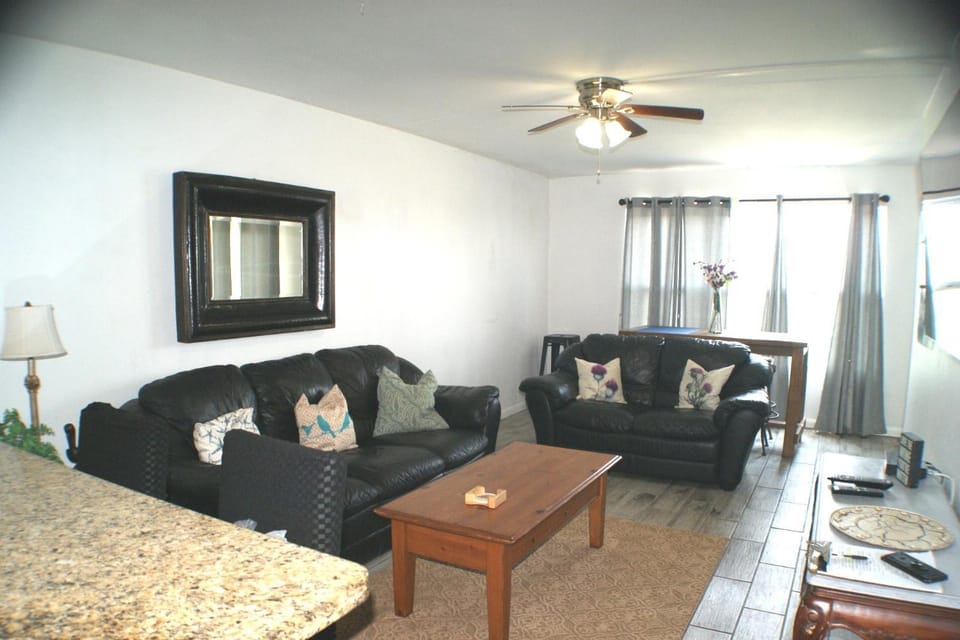 GULFVIEW 313 LUXURIOUS CONDO 3 min walk to beach, next Beach Park Isla Blanca Apartment in South Padre Island
