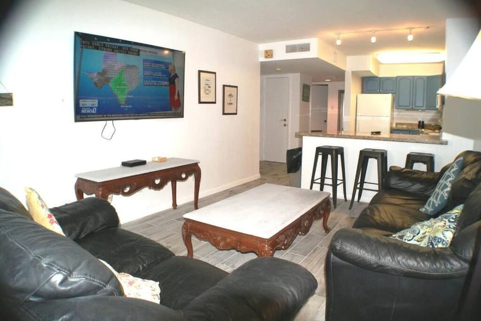 GULFVIEW 313 LUXURIOUS CONDO 3 min walk to beach, next Beach Park Isla Blanca Apartment in South Padre Island