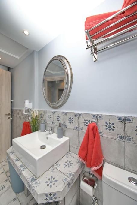 Fouxia-Red Apartment in Skopelos