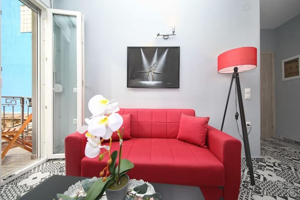 Fouxia-Red Apartment in Skopelos