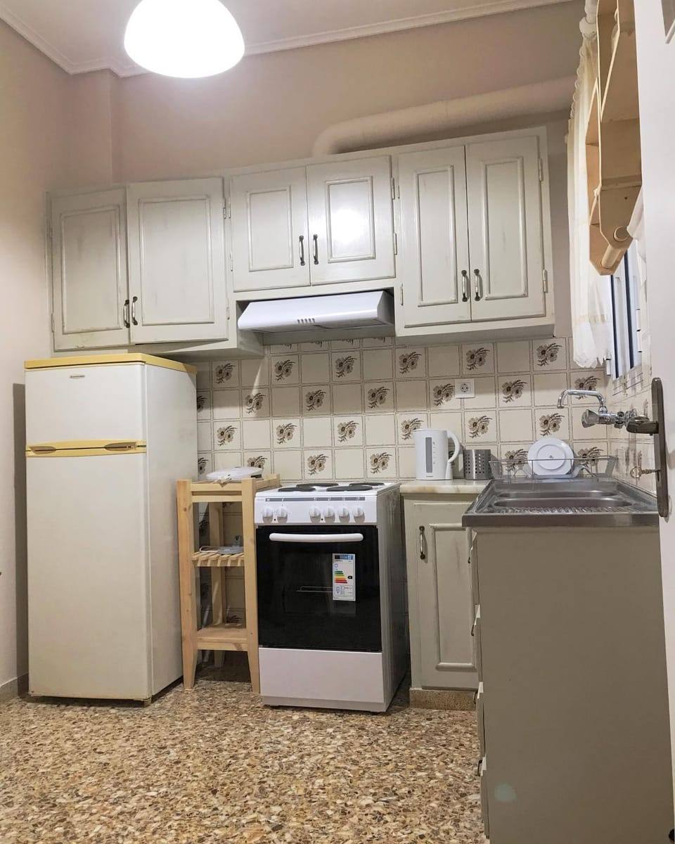 Kitchen or kitchenette, oven, stove