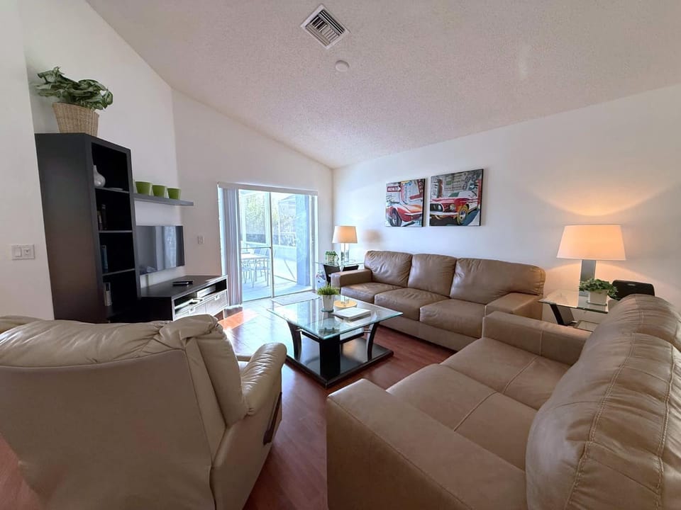 South Facing Villa - Modern Finishes House in Haines City