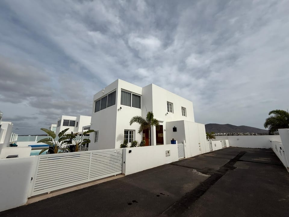 Property building, Day