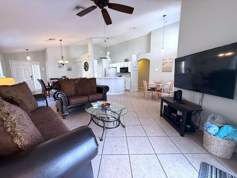 Southern Dunes - Golf Course Views Villa House in Haines City