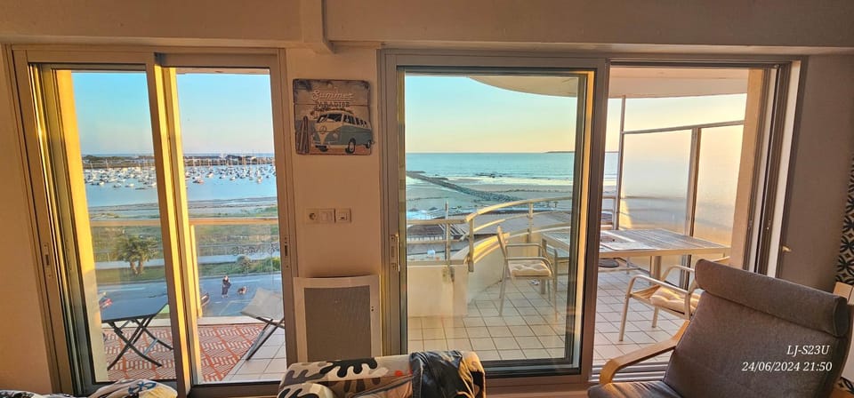 Natural landscape, View (from property/room), Balcony/Terrace, Sea view