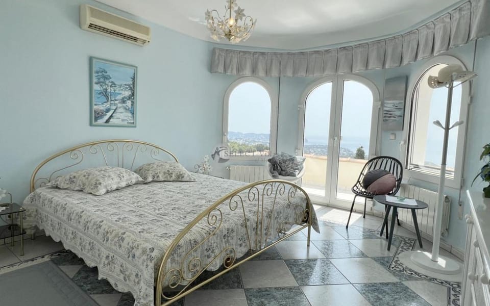 Bed, Bedroom, air conditioner