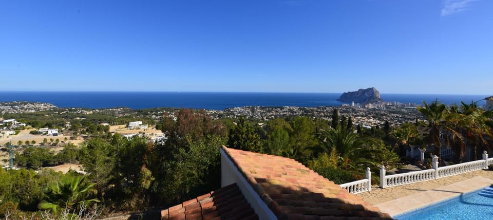 Nearby landmark, Day, Natural landscape, City view, Sea view
