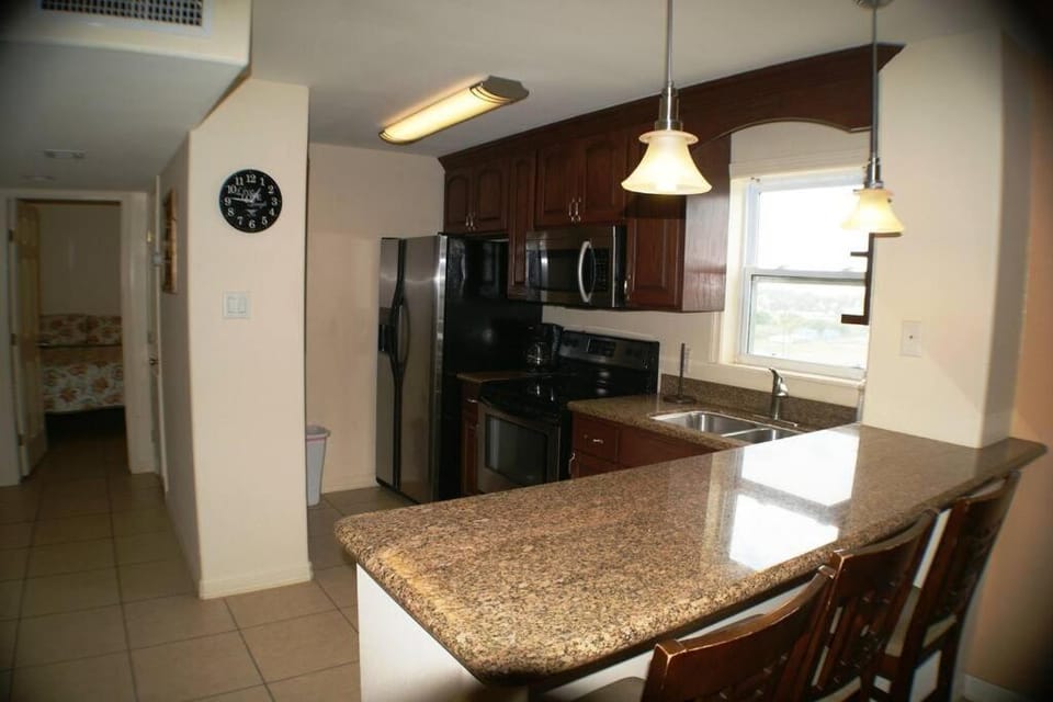 GULFVIEW 402 LUXURIOUS CONDO 3 min walk to beach, next Beach Park Isla Blanca Apartment in South Padre Island