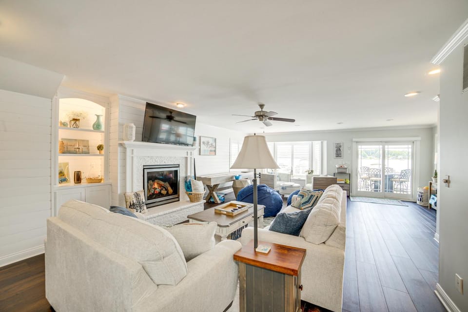 Waterfront Clarklake Escape - Deck, Dock and Views House in Ohio