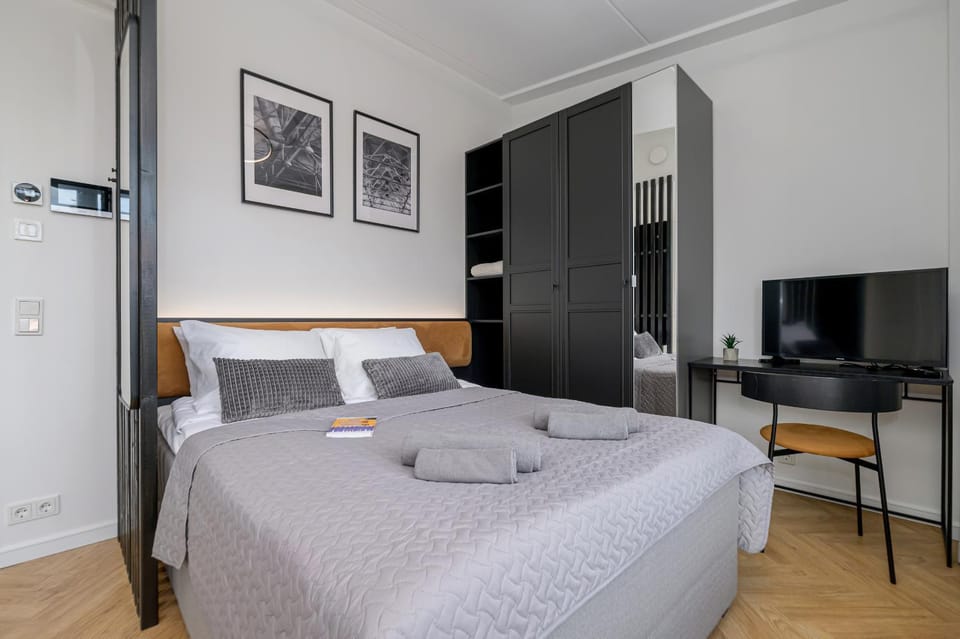 TV and multimedia, Bedroom, wardrobe