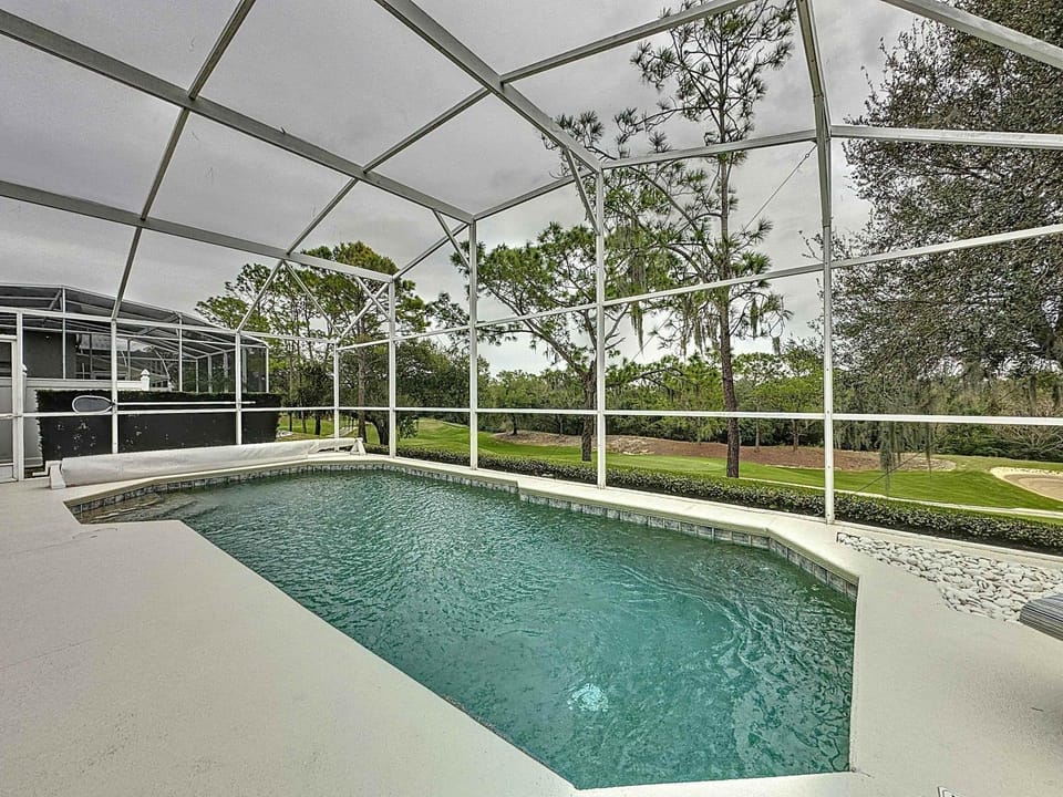 South Facing Golf Course Villa Updates Throughout House in Haines City