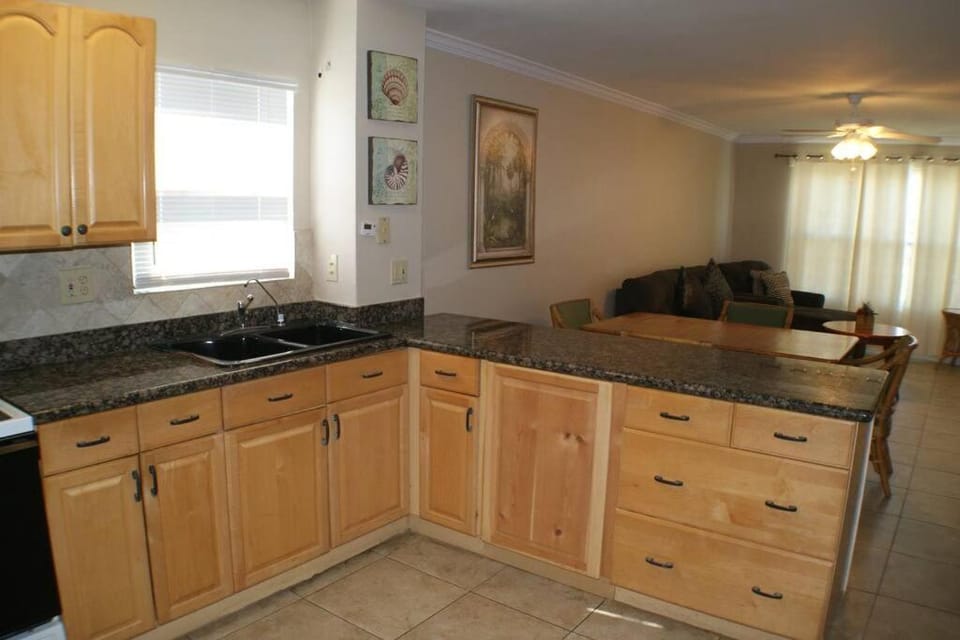 GULFVIEW 502 LUXURIOUS CONDO 3 min walk to beach, next Beach Park Isla Blanca Apartment in South Padre Island