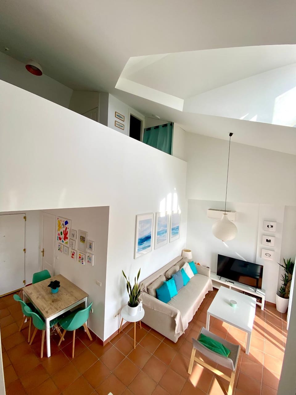 Kitchen or kitchenette, Living room, Photo of the whole room, Dining area