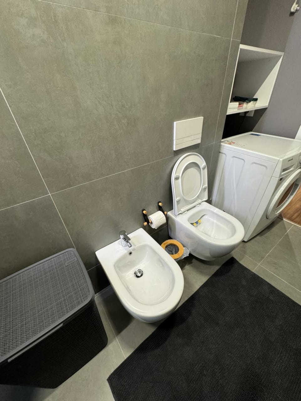 Toilet, Bathroom, bidet, towels