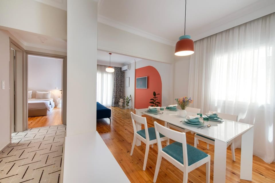 Living room, Photo of the whole room, Seating area, Dining area