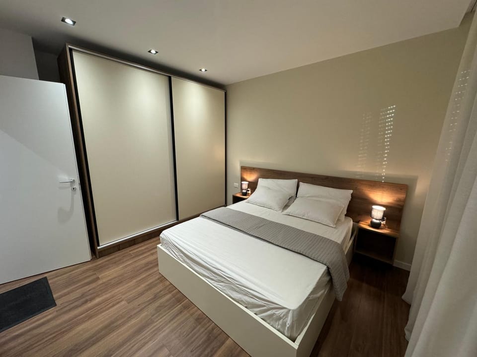 Bed, Photo of the whole room, Bedroom, wardrobe
