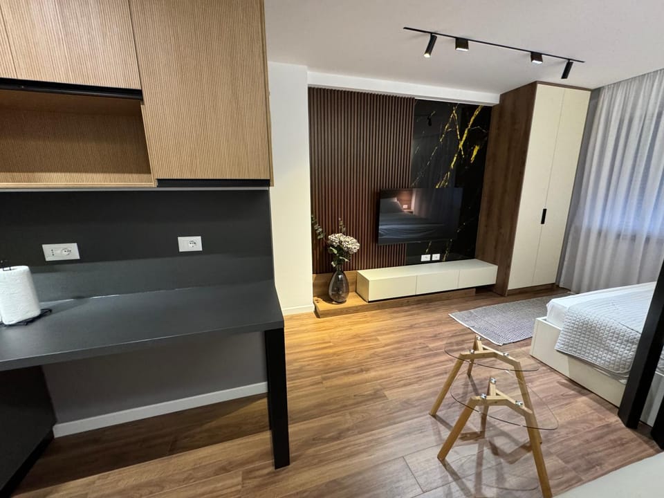 Bed, Living room, Photo of the whole room, Seating area, Dining area, Bedroom, wardrobe
