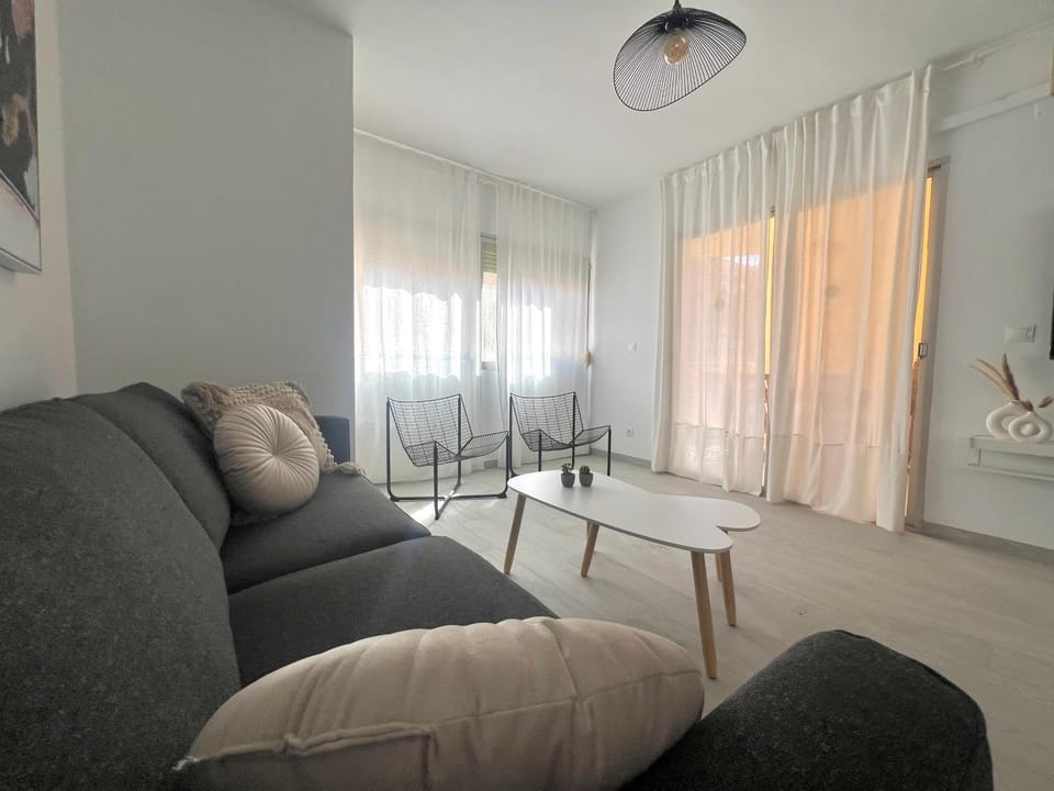 Living room, Seating area, Dining area, air conditioner
