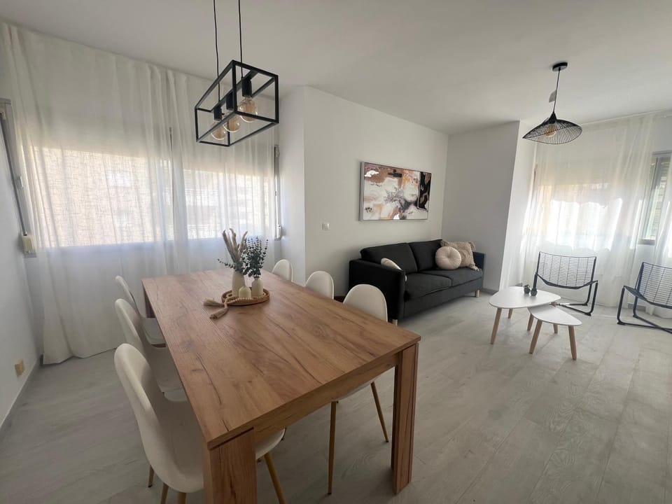 Living room, Seating area, Dining area, air conditioner