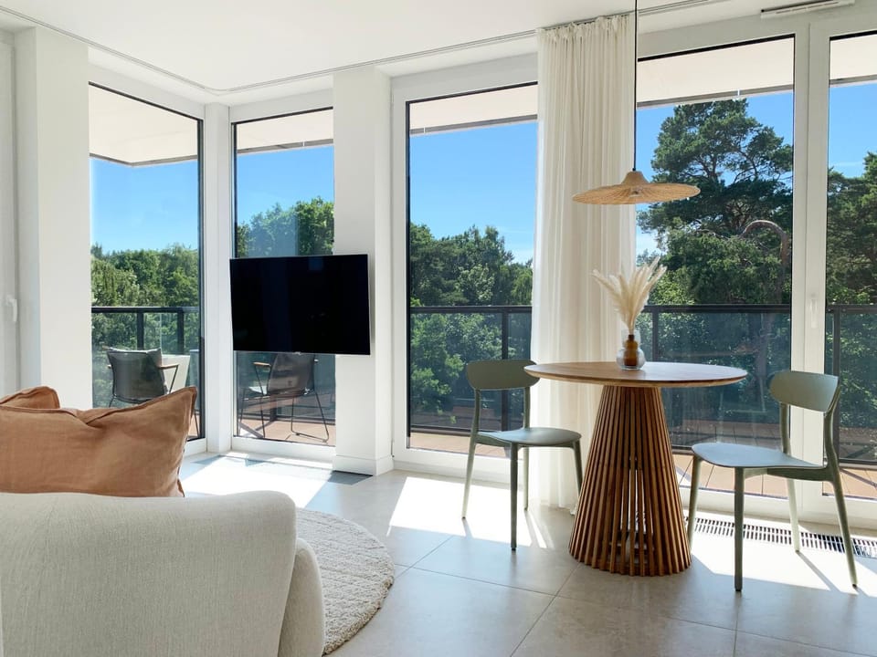 Day, Natural landscape, TV and multimedia, View (from property/room), Balcony/Terrace, Living room