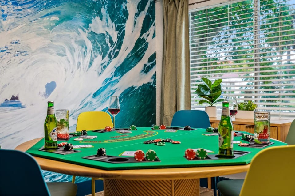 Surfari Pompano! Heated Pool Home 9 mins to Beach House in Pompano Beach