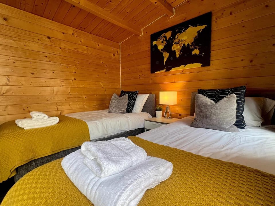 Duchess Cabin In Colchester 1BR,Couples, Contractors,Business Travellers, Free WIFI, Secure Parking Cabin in Colchester