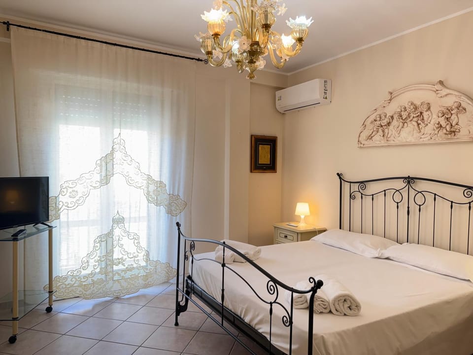 TV and multimedia, Balcony/Terrace, Bedroom, towels, wardrobe, air conditioner