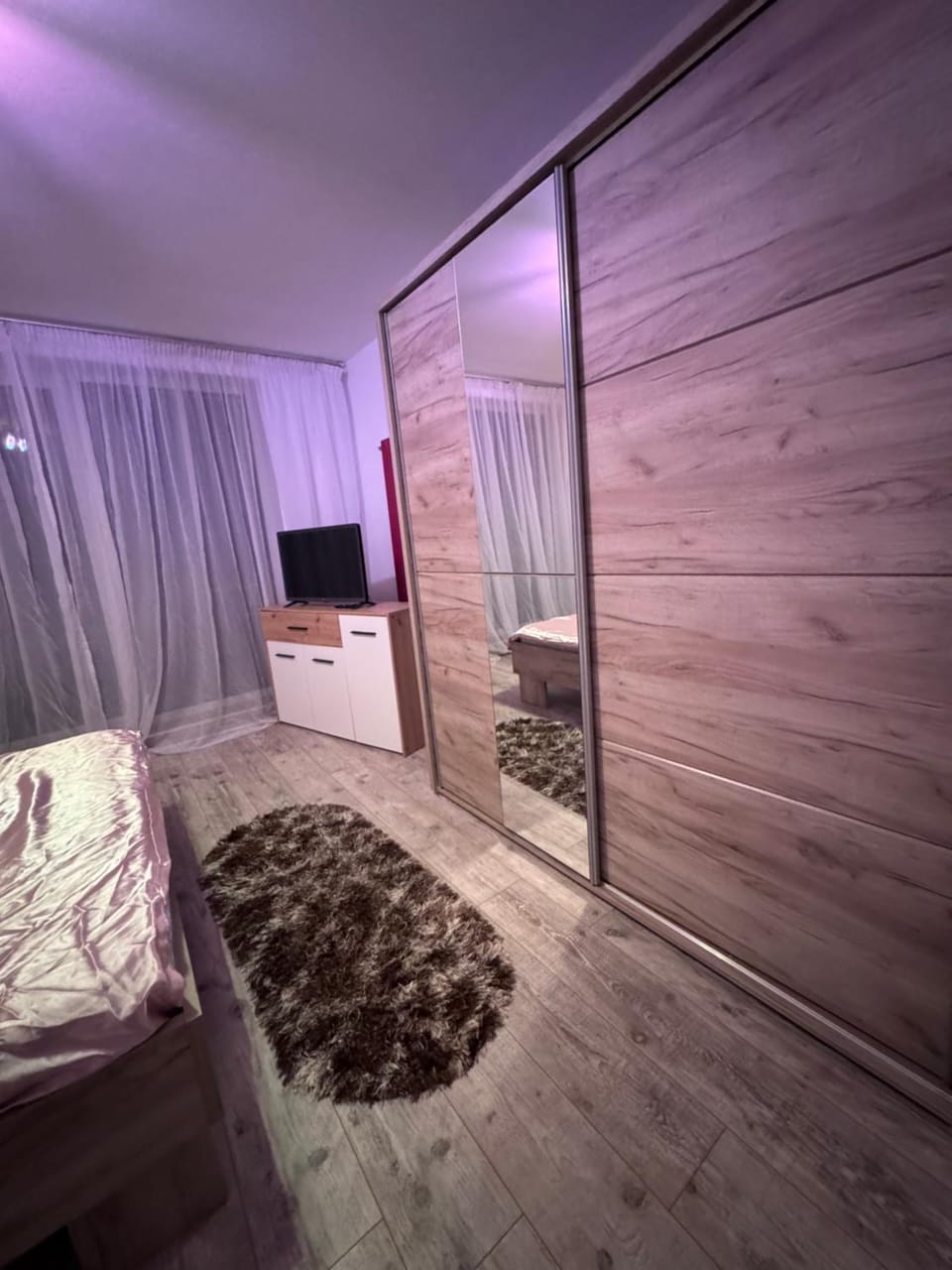 Communal lounge/ TV room, TV and multimedia, Photo of the whole room, Bedroom, wardrobe