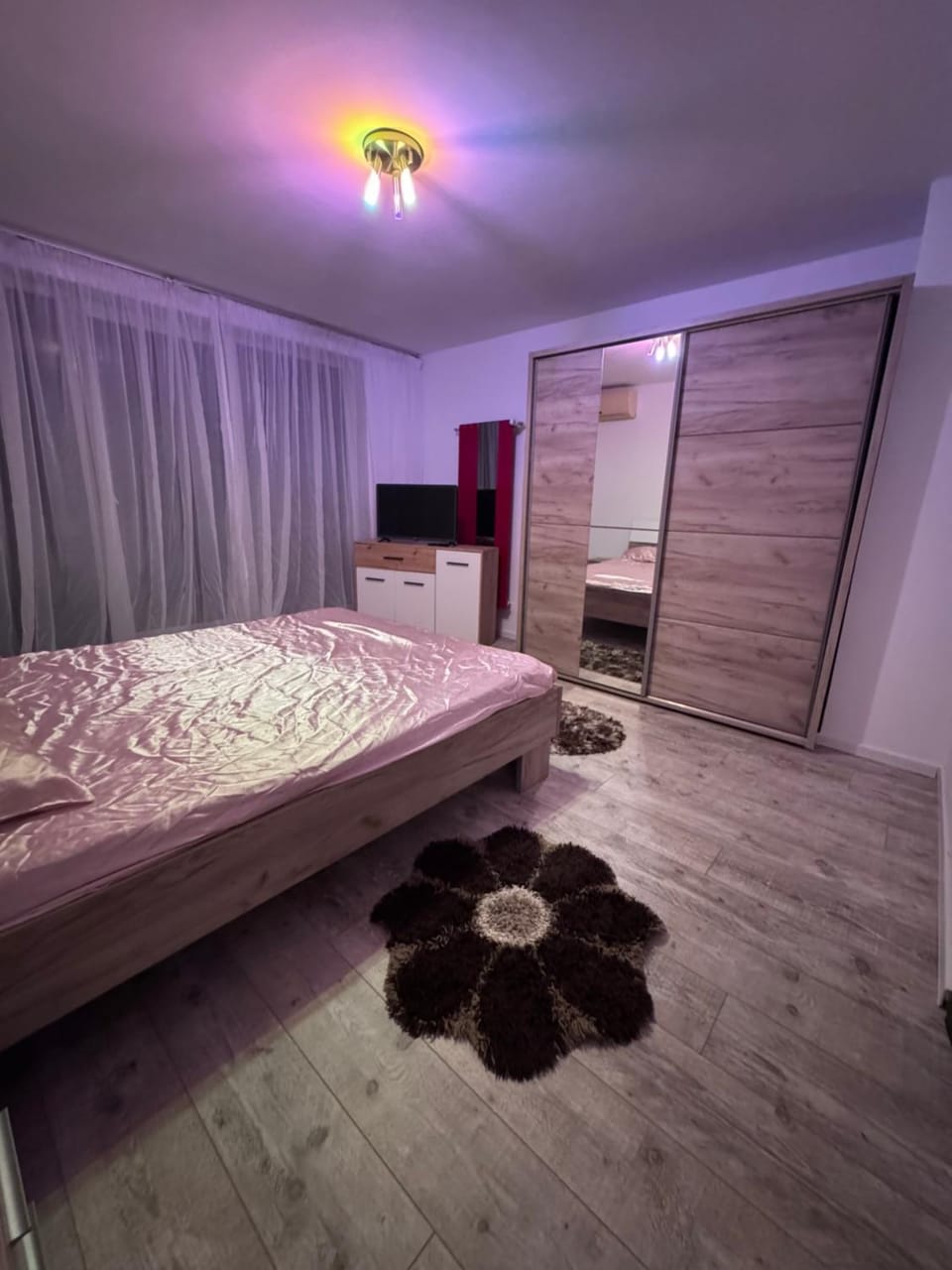 Bed, TV and multimedia, Photo of the whole room, Bedroom, wardrobe