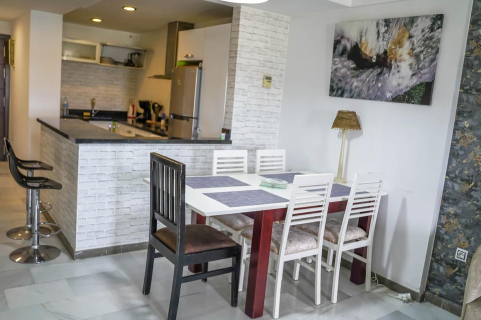 Kitchen or kitchenette, Living room, Seating area, Dining area, minibar, pet friendly, stove