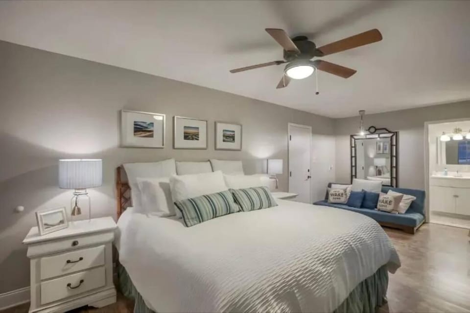 Beach Haven 4 bed 3 ba - Lower Unit Apartment in Tybee Island