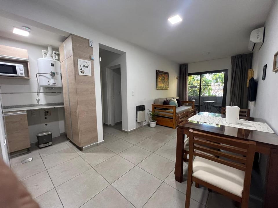 TV and multimedia, Kitchen or kitchenette, Living room, Dining area, oven, stove