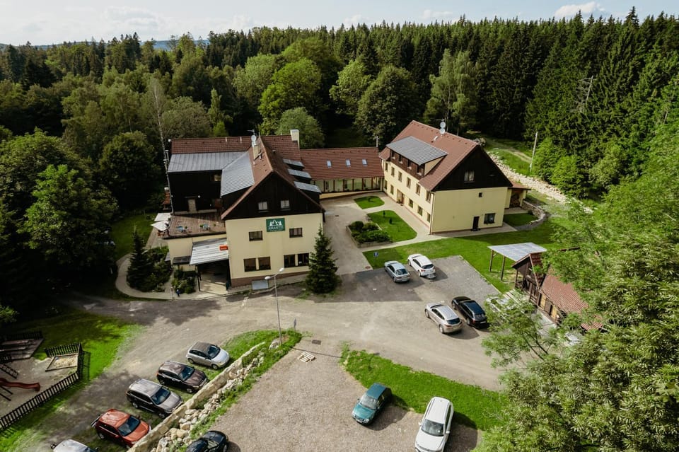 Property building, Spring, Day, Neighbourhood, Natural landscape, Bird's eye view, Location, Parking