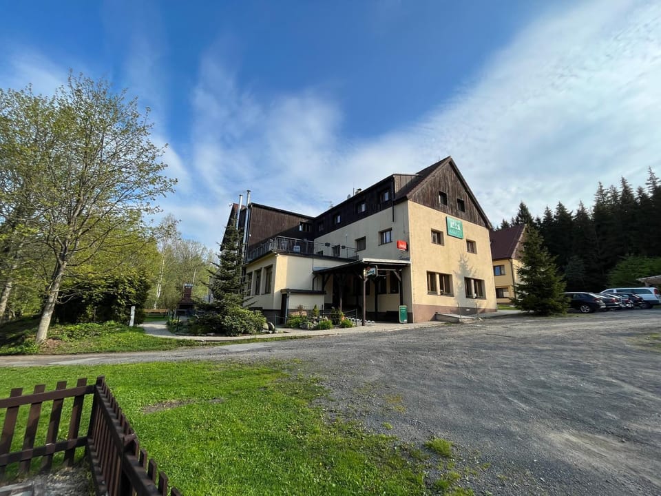 Property building, Spring, Day, Natural landscape, Parking
