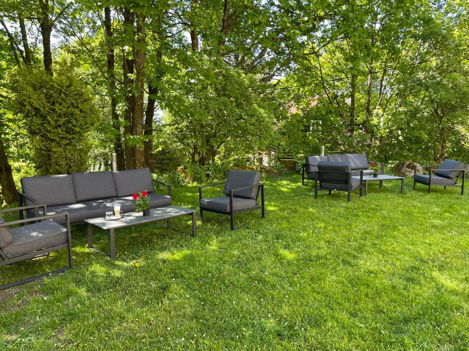Patio, Spring, Day, Natural landscape, Garden, Coffee/tea facilities, Food and drinks, Seating area, Garden view, sunbed