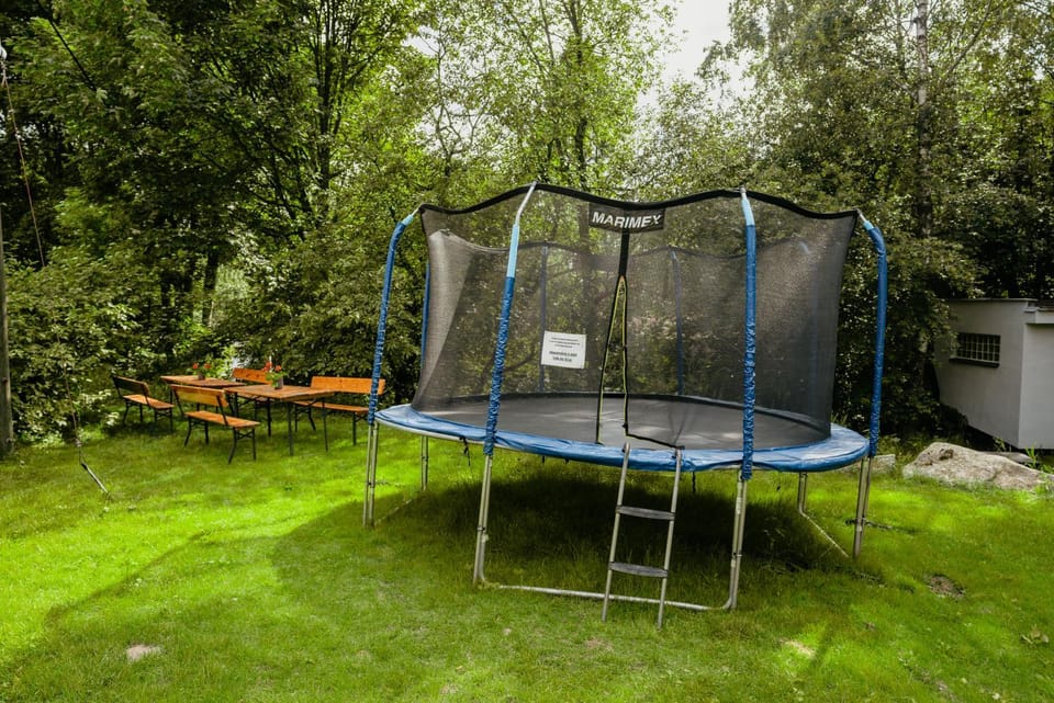 Spring, Day, BBQ facilities, Children play ground, Garden, Coffee/tea facilities, Evening entertainment, Garden view, children, sunbed
