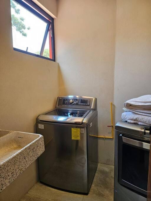 Villa en el Bosque de Avándaro - Vista al Lago Villa in Valle de Bravo